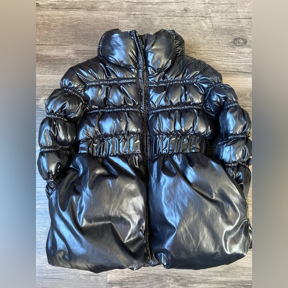 Old Navy Toddler Girl’s Black Puffer Jacket 12-18 Months - Picture 6 of 7